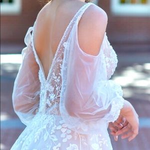 👋 Hi 👋  I’m Shirley!  Welcome to my Posher closet!